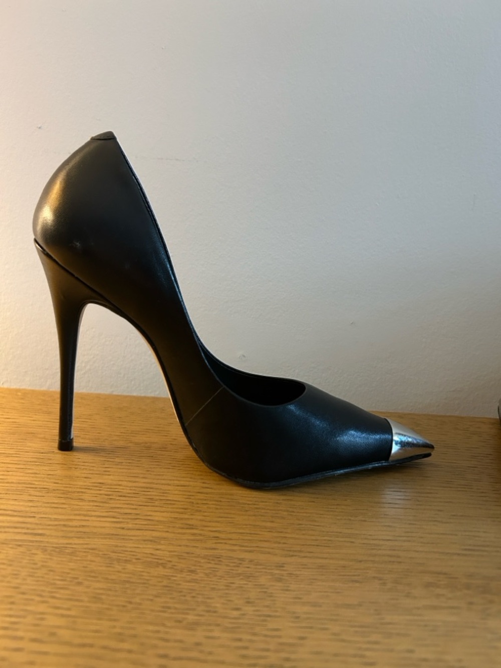 Saks Fifth Avenue Black Leather Pointed Pumps with Silver Toe Cap - Picture 4 of 10